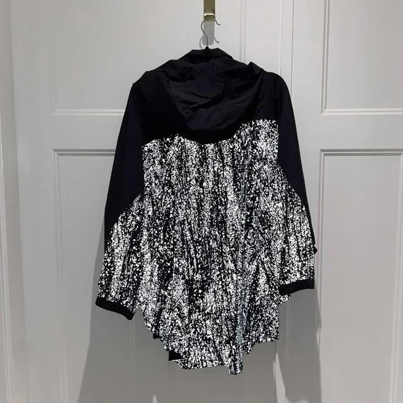 LULULEMON Ride & Reflect Cape/Jacket REFLECTIVE - Very Excellent Condition - Picture 2 of 16